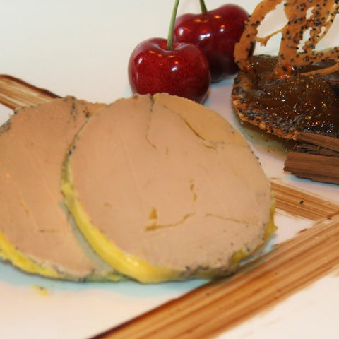 Whole duck foie gras in a cloth, IGP Périgord, half-cooked