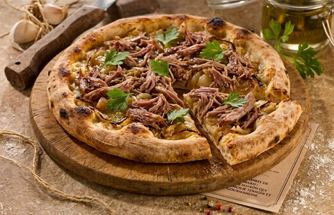 Pizza au confit de canard : la recette maison qui réconcilie terroir et gourmandise